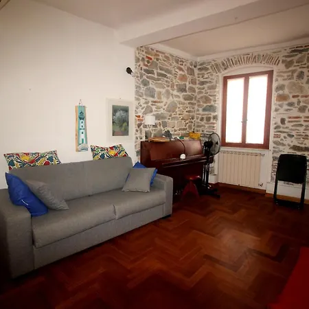 Vittoria's House Apartment Lerici